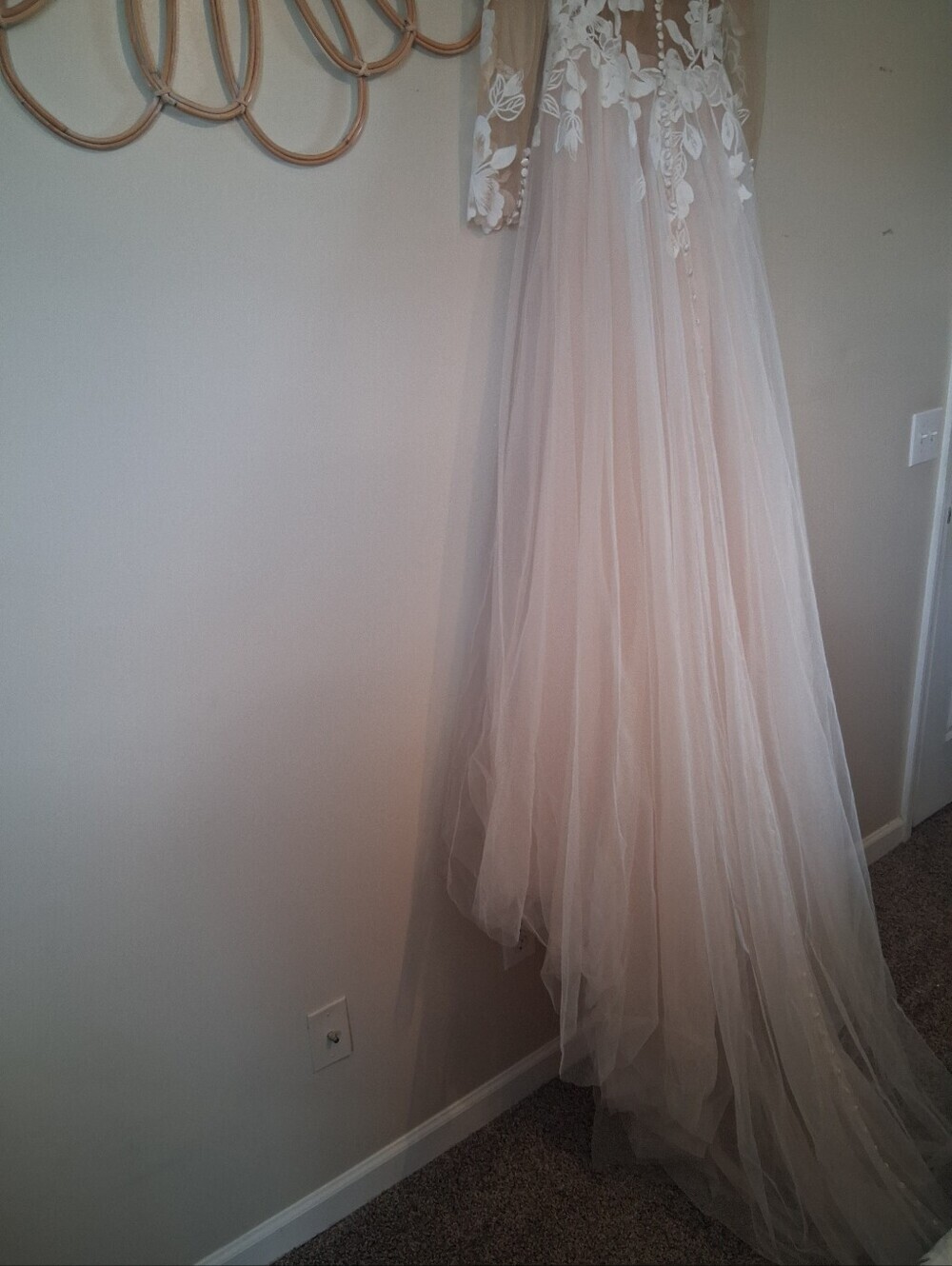 Vow’d Freesia Lace Champagne Wedding Dress Size 10 - Picture 9 of 14